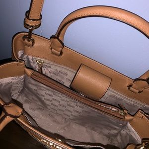 Michael kors satchel